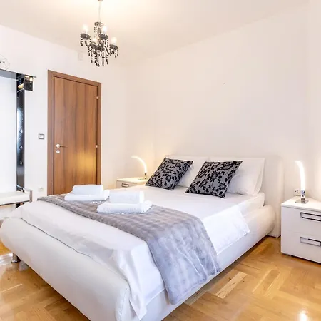 Lex Apartment