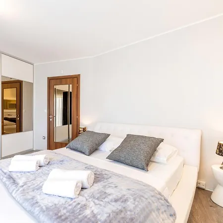 Lex Apartment *